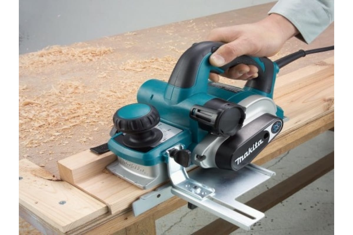 Рубанок KP0810CK Makita кейс