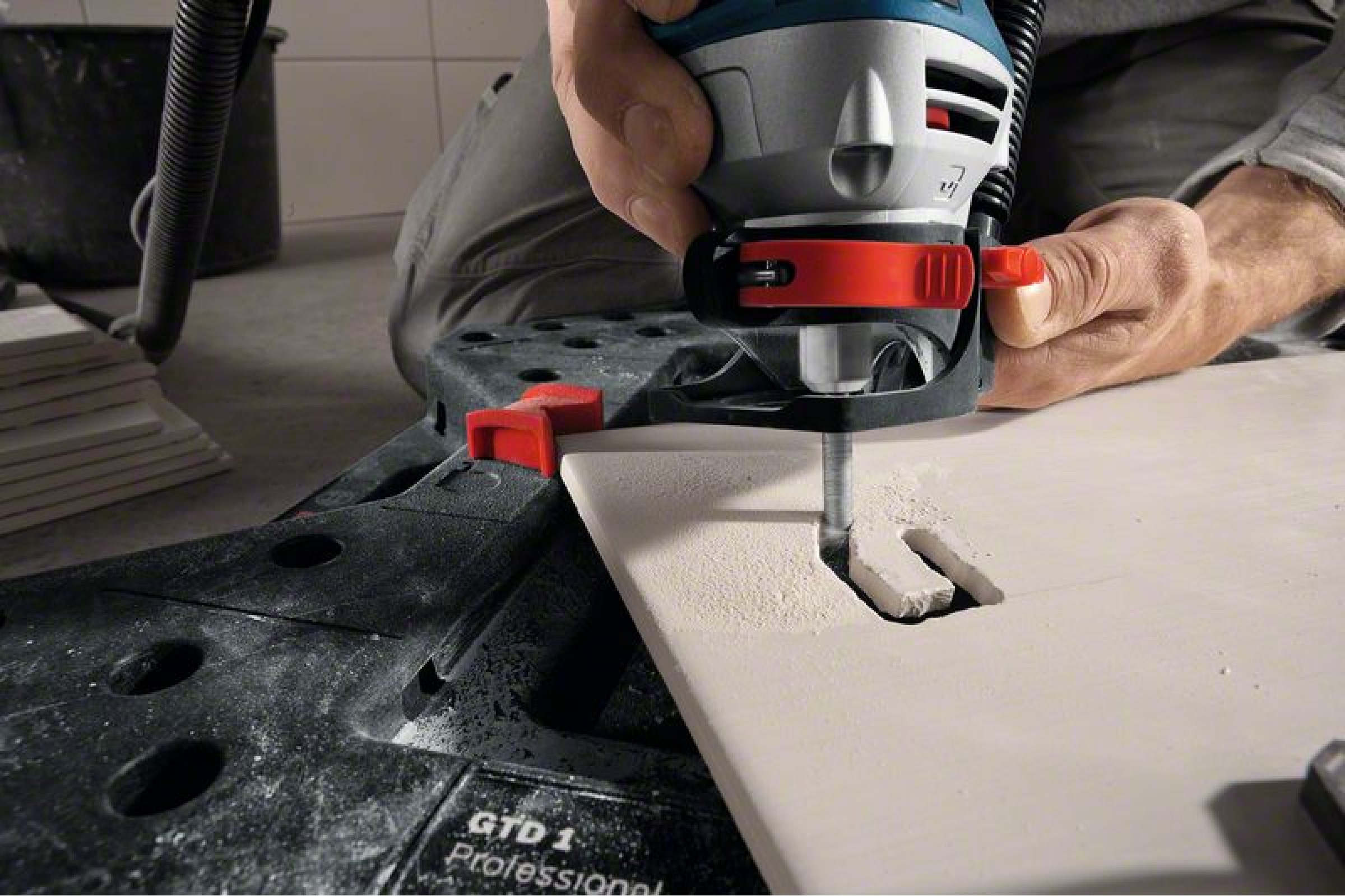 Фрезер для плитки GTR 30 CE BOSCH 060160C000