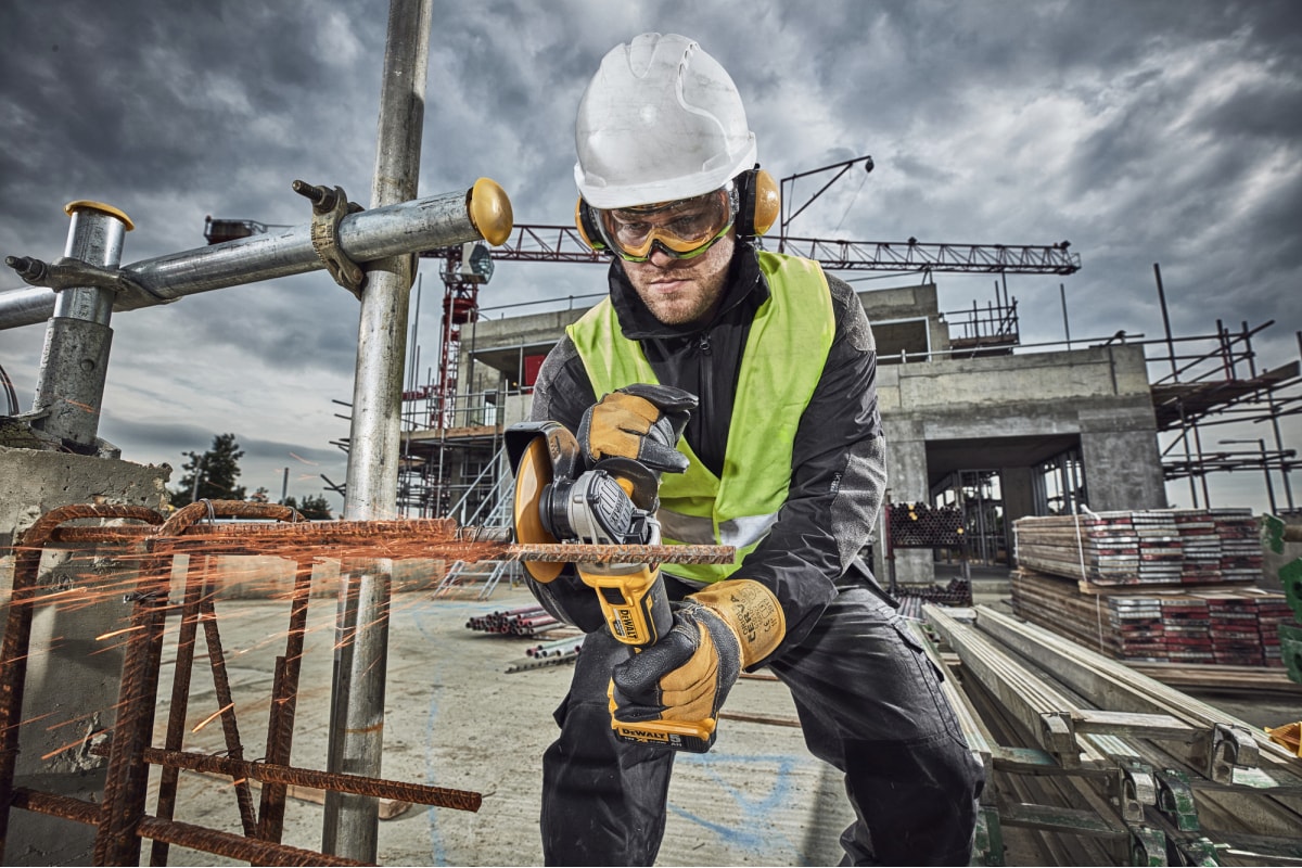 Акк.болгарка DCG405NT-XJ без акк. и з/у DeWALT