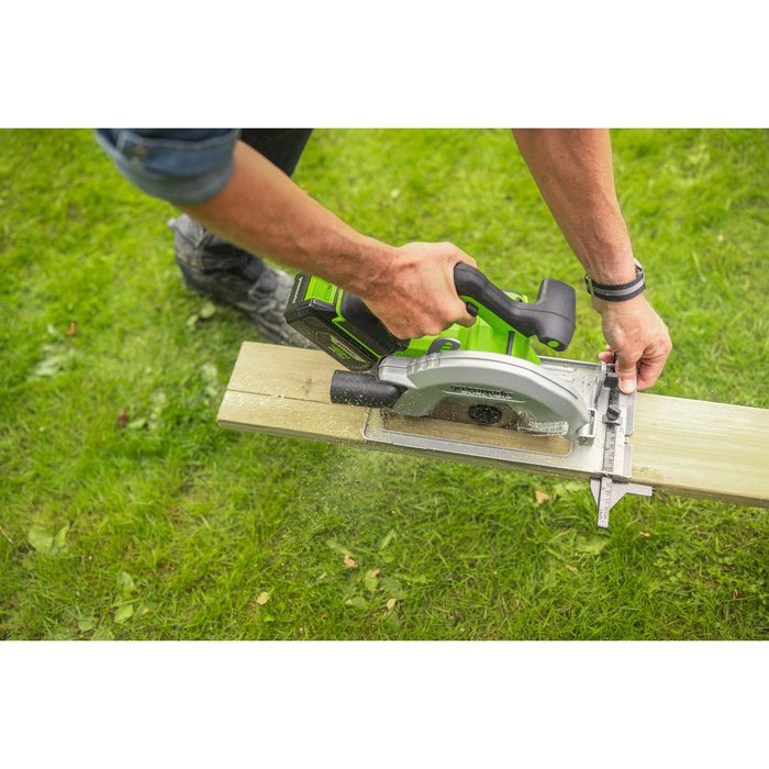 Циркулярная пила акк. GD24CS 24V, 5Ач и З/У бесщеточ. GreenWorks 1500907CUG